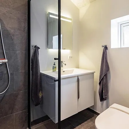 10 Person In Idestrup-by Traum